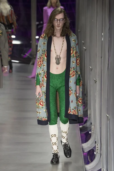 Look 74